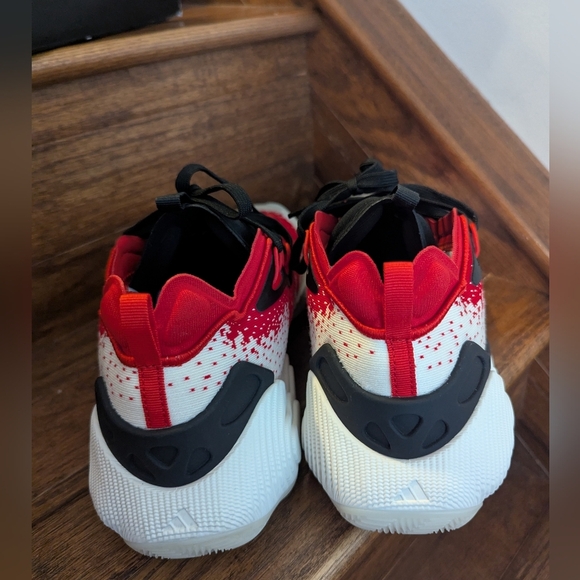 Adidas Tray Young 3 Basketball Shoes Mens Size 10/ W 11.5, Red Black, White NIB - Picture 5 of 12